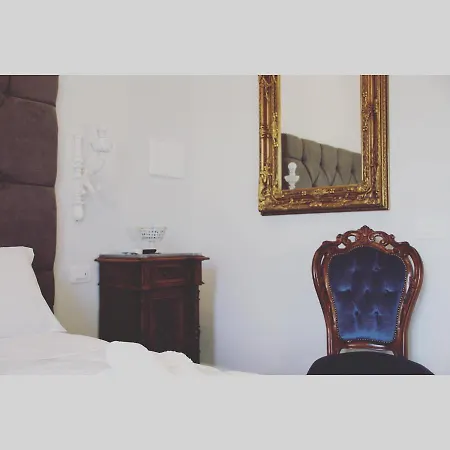 Palazzo Sama Oda ve Kahvaltı 3*
